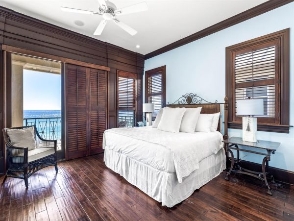 Destin Luxury Beachfront Home Five Bedroom Sleeps 16 Guests