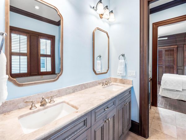 Destin Luxury Beachfront Home Five Bedroom Sleeps 16 Guests