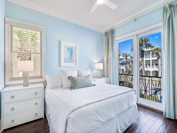 Destin Luxury Beachfront Home Five Bedroom Sleeps 16 Guests