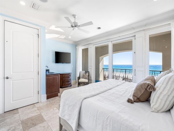 Destin Luxury Beachfront Home Five Bedroom Sleeps 16 Guests