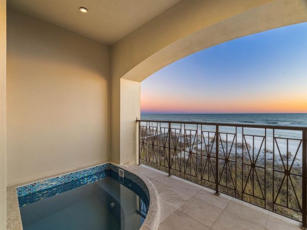 Destin Luxury Beachfront Home Five Bedroom Sleeps 16 Guests