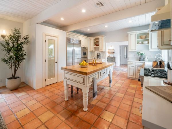 Short Walk to Beach Montecito Vacation Home Private Pool