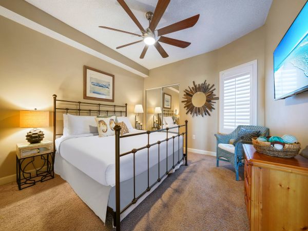 Short Walk to Beach Miramar Vacation Condo With Two Bedrooms
