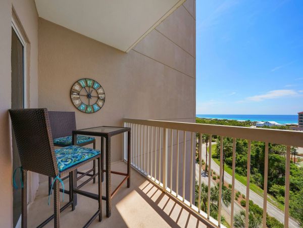 Short Walk to Beach Miramar Vacation Condo With Two Bedrooms