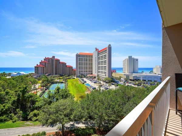 Short Walk to Beach Miramar Vacation Condo With Two Bedrooms