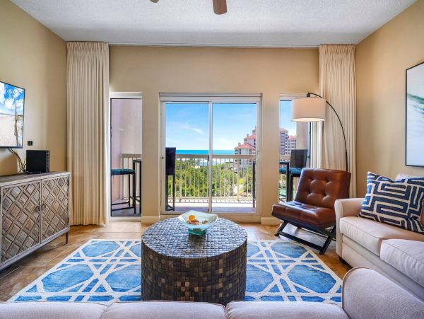 Short Walk to Beach Miramar Vacation Condo With Two Bedrooms