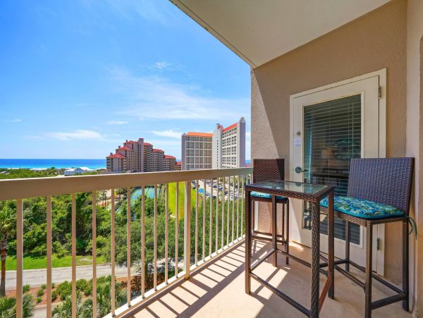 Short Walk to Beach Miramar Vacation Condo With Two Bedrooms