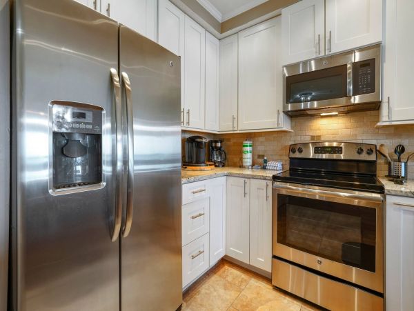 Short Walk to Beach Miramar Vacation Condo With Two Bedrooms