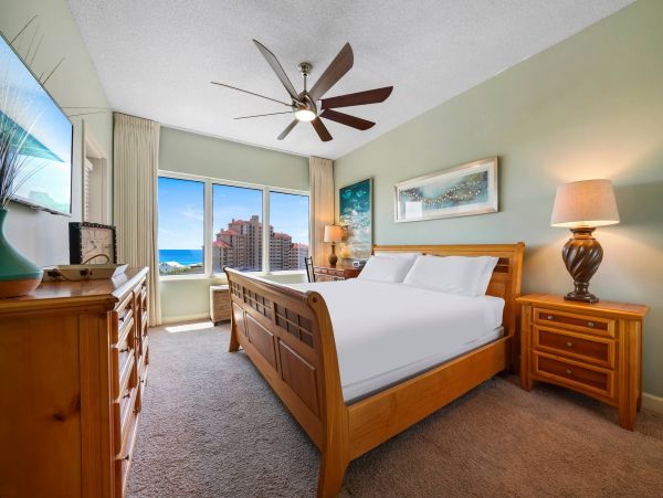 Short Walk to Beach Miramar Vacation Condo With Two Bedrooms