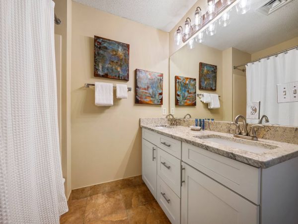 Short Walk to Beach Miramar Vacation Condo With Two Bedrooms