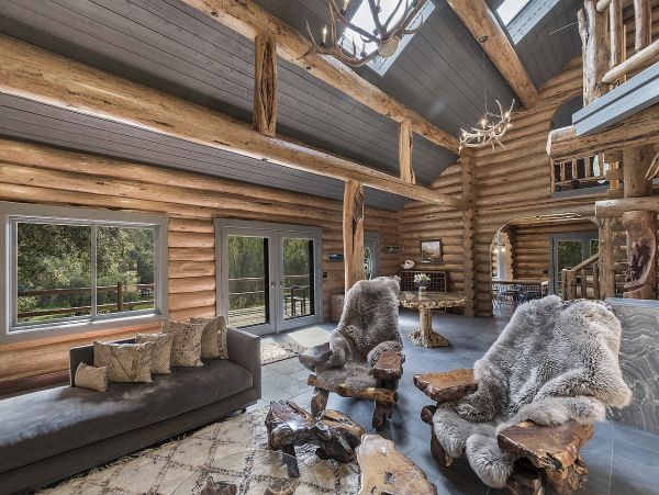 Great Private Log Cabin plus a Cottage with Wooden Spa