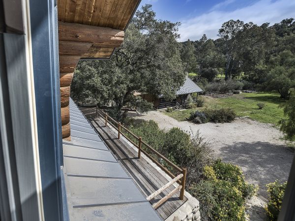 Great Private Log Cabin plus a Cottage with Wooden Spa
