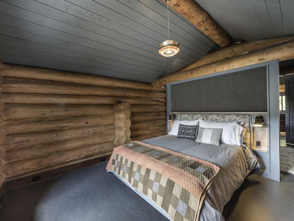 Great Private Log Cabin plus a Cottage with Wooden Spa