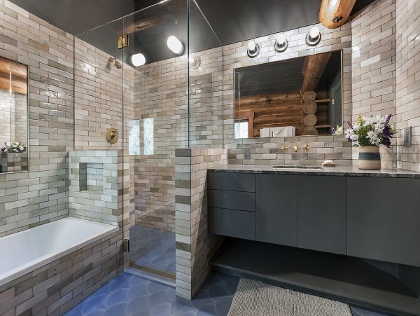 Great Private Log Cabin plus a Cottage with Wooden Spa