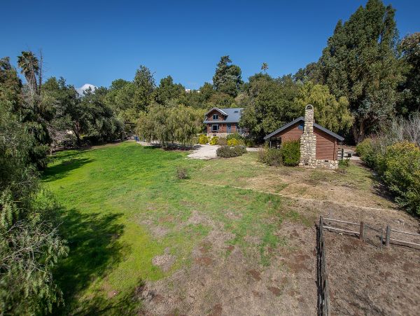 Great Private Log Cabin plus a Cottage with Wooden Spa