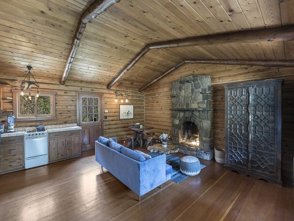 Great Private Log Cabin plus a Cottage with Wooden Spa