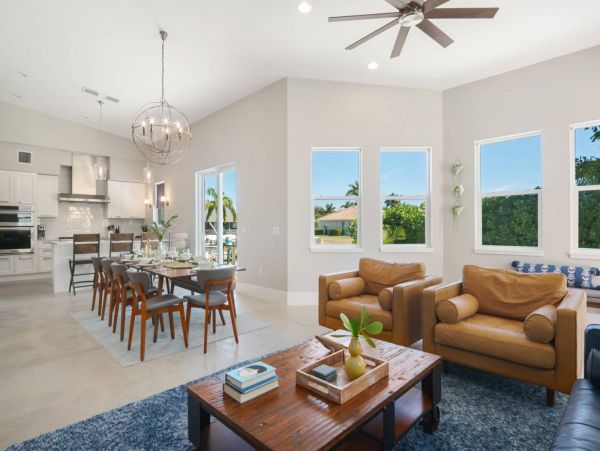 Luxurious Waterfront Retreat with Private casita and Expansive Outdoor Living