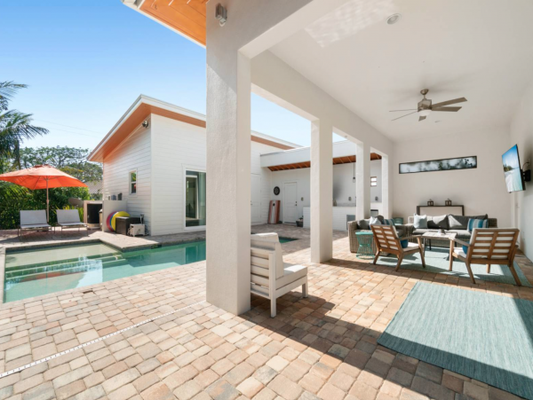 Luxurious Waterfront Retreat with Private casita and Expansive Outdoor Living
