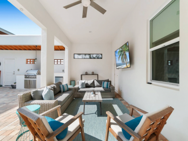 Luxurious Waterfront Retreat with Private casita and Expansive Outdoor Living