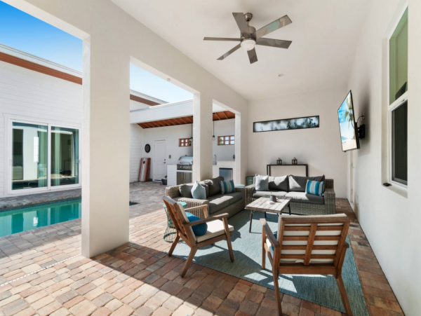 Luxurious Waterfront Retreat with Private casita and Expansive Outdoor Living