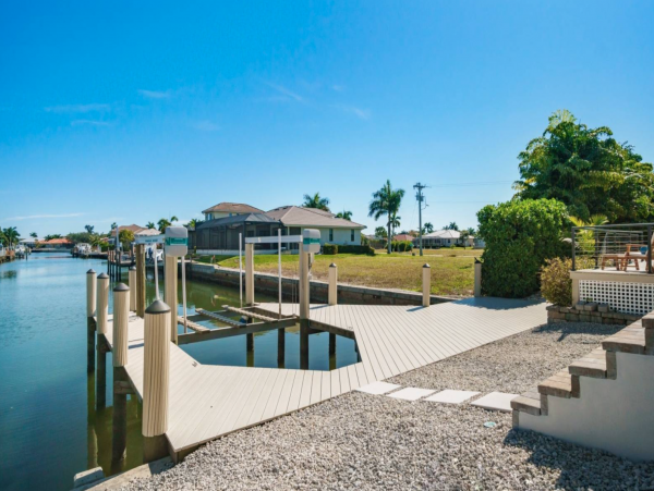 Luxurious Waterfront Retreat with Private casita and Expansive Outdoor Living