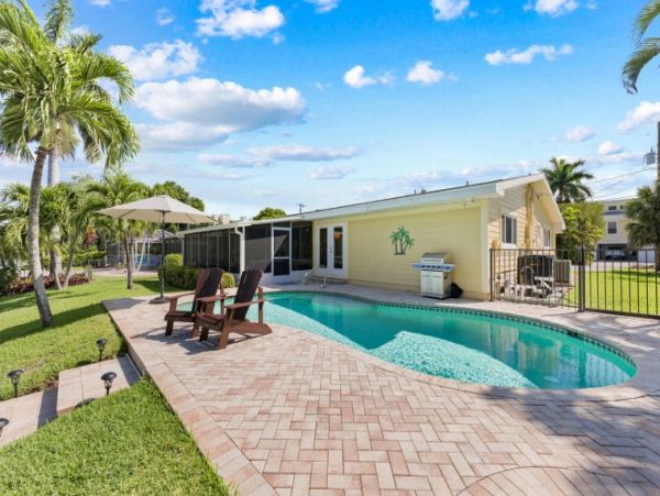 Walk to Beach Fort Myers Vacation Home Private Pool