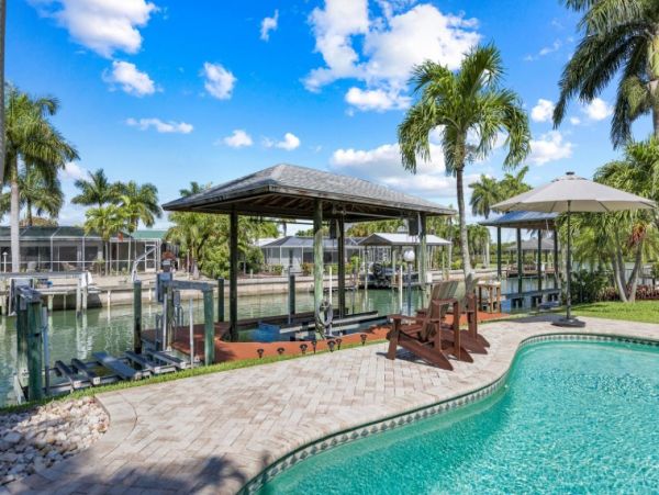 Walk to Beach Fort Myers Vacation Home Private Pool