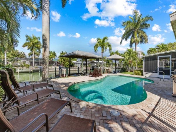 Walk to Beach Fort Myers Vacation Home Private Pool