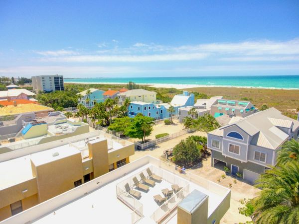 Short Walk to Beach Siesta Key Vacation Condo Six Bedroom
