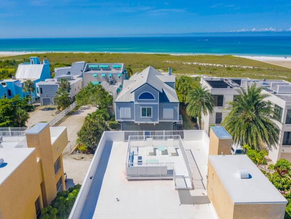 Short Walk to Beach Siesta Key Vacation Condo Six Bedroom