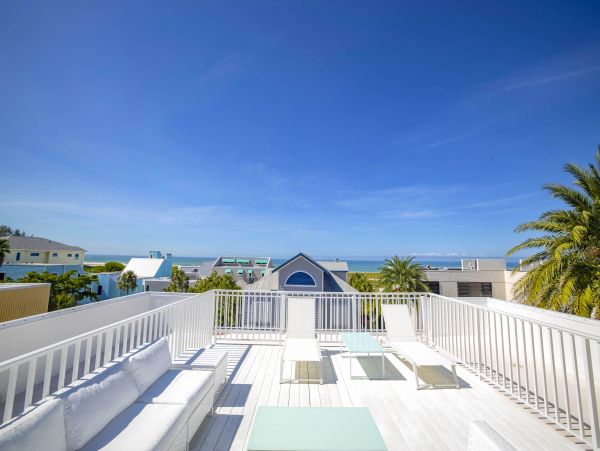 Siesta Key Penthouse 3 Bedrooms 60 Steps to the Beach