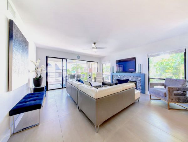 Siesta Key Penthouse 3 Bedrooms 60 Steps to the Beach