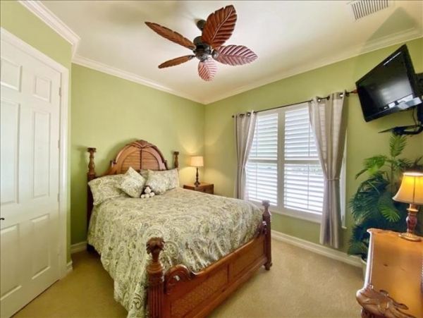 Caged Pool Marco Island Vacation Home With Three Bedrooms