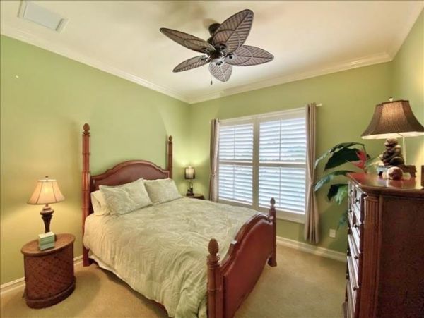Caged Pool Marco Island Vacation Home With Three Bedrooms