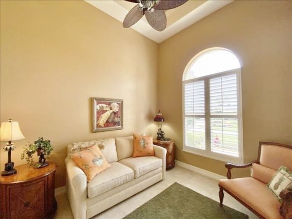 Caged Pool Marco Island Vacation Home With Three Bedrooms