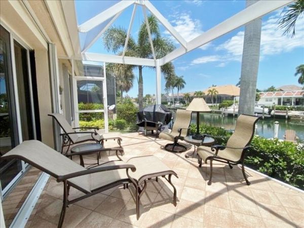 Caged Pool Marco Island Vacation Home With Three Bedrooms