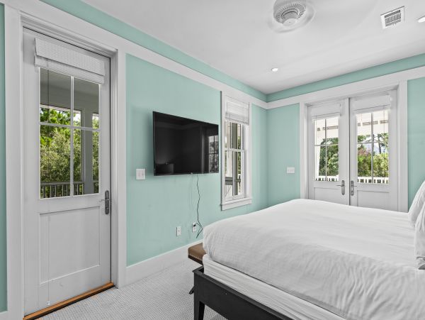 Seagrove Beach Vacation Home 6 Bedrooms + Guest House