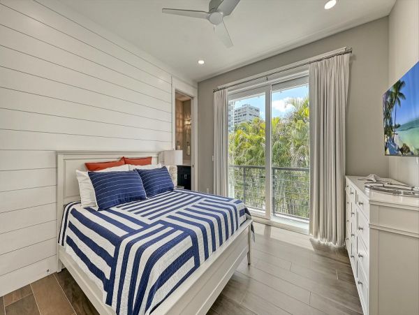 Short Walk to Beach Siesta Key Vacation Home with Pool