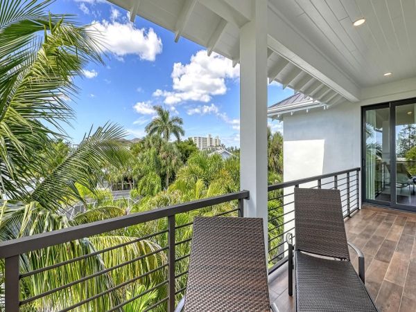 Short Walk to Beach Siesta Key Vacation Home with Pool