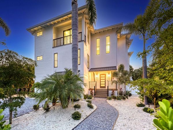 Short Walk to Beach Siesta Key Vacation Home with Pool