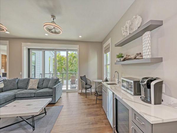 Short Walk to Beach Siesta Key Vacation Home with Pool
