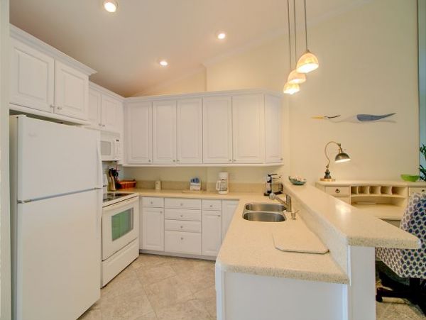 Sanibel Nicely Furnished Bayfront Condo Deeded Beach Access