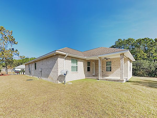 Navarre Beautiful Vacation Home Drive to Beach Sleeps 8