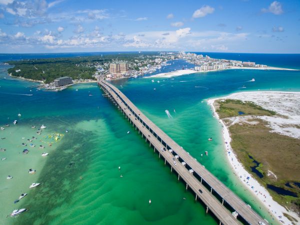 Navarre Beautiful Vacation Home Drive to Beach Sleeps 8