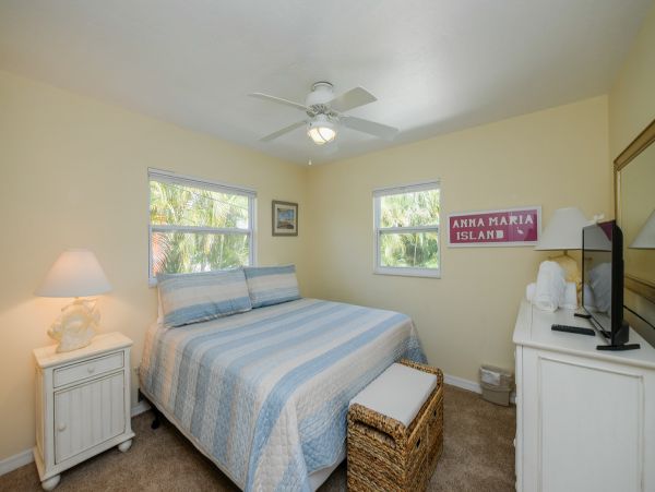 Short Walk to Beach Holmes Beach Vacation Home Private Pool