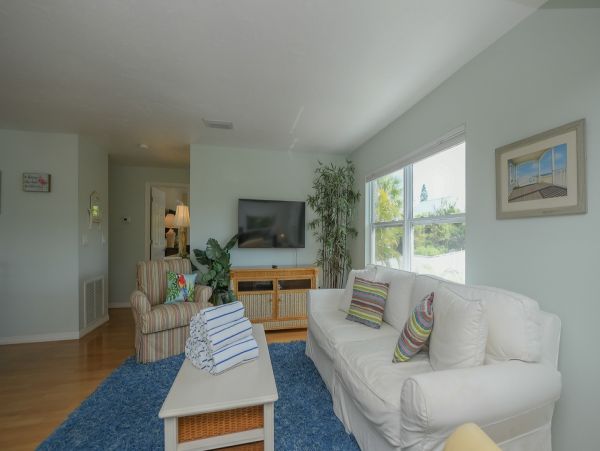 Short Walk to Beach Holmes Beach Vacation Home Private Pool