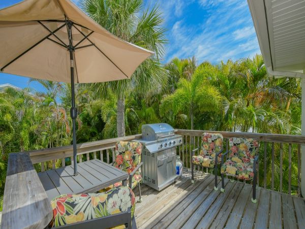 Short Walk to Beach Holmes Beach Vacation Home Private Pool