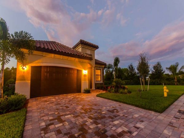 Naples Home 989894