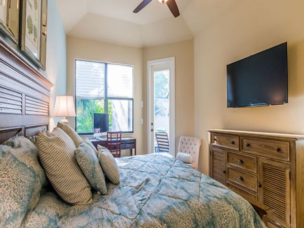 Naples Home 989895