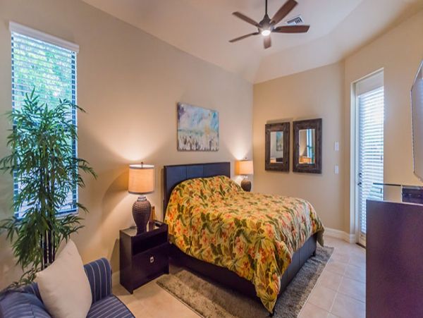 Naples Home 989896
